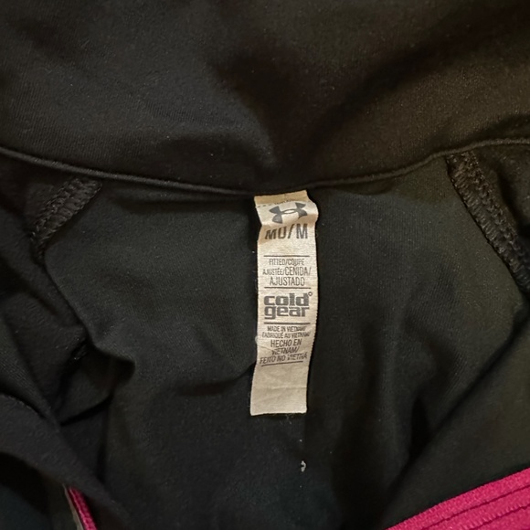 Under Armour | Long sleeve 1/4 size cold gear breast cancer collection - Picture 4 of 4